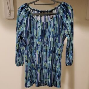 Axcess Women's Geometrics 3/4 Sleeve Top Sz Medium in Excellent Cond.